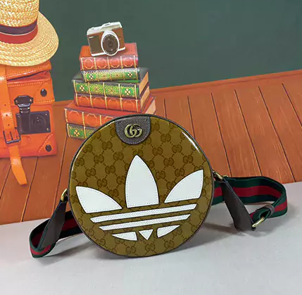 グッチ x アディダス コラボ ショルダーバッグ Ophidia 丸型 GGコーティングキャンバス Adidas バッグ高品質 GUCCI  adidas オフィディア スモール 斜め掛けバッグ おしゃれ - peazaka